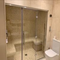 Steam room with 1900mm full glass front